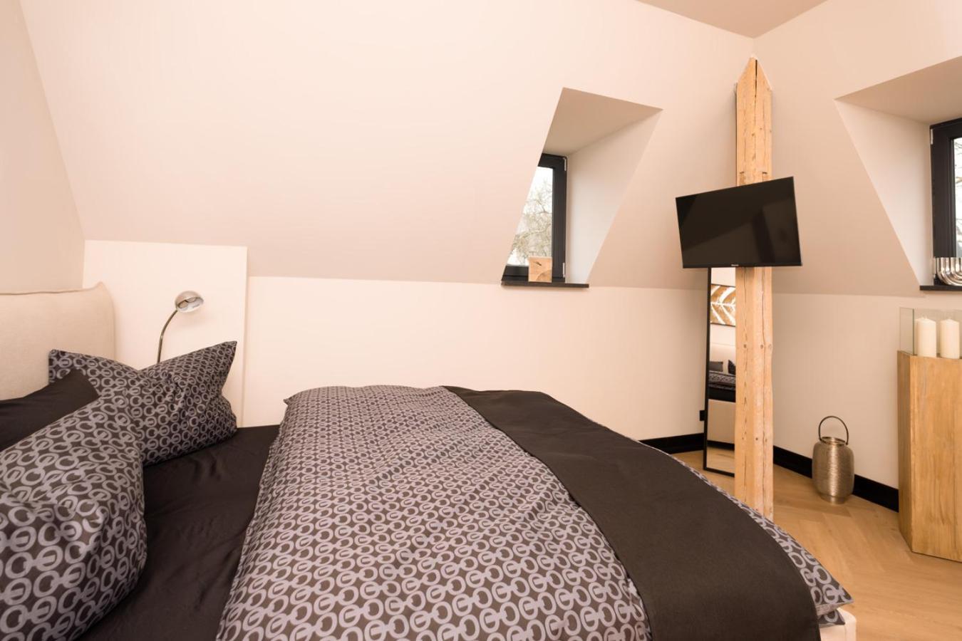 * Stadtvilla Plauen * * Aussergewoehnlich * 2 Zimmerwohnung * Zentrumsnah 외부 사진