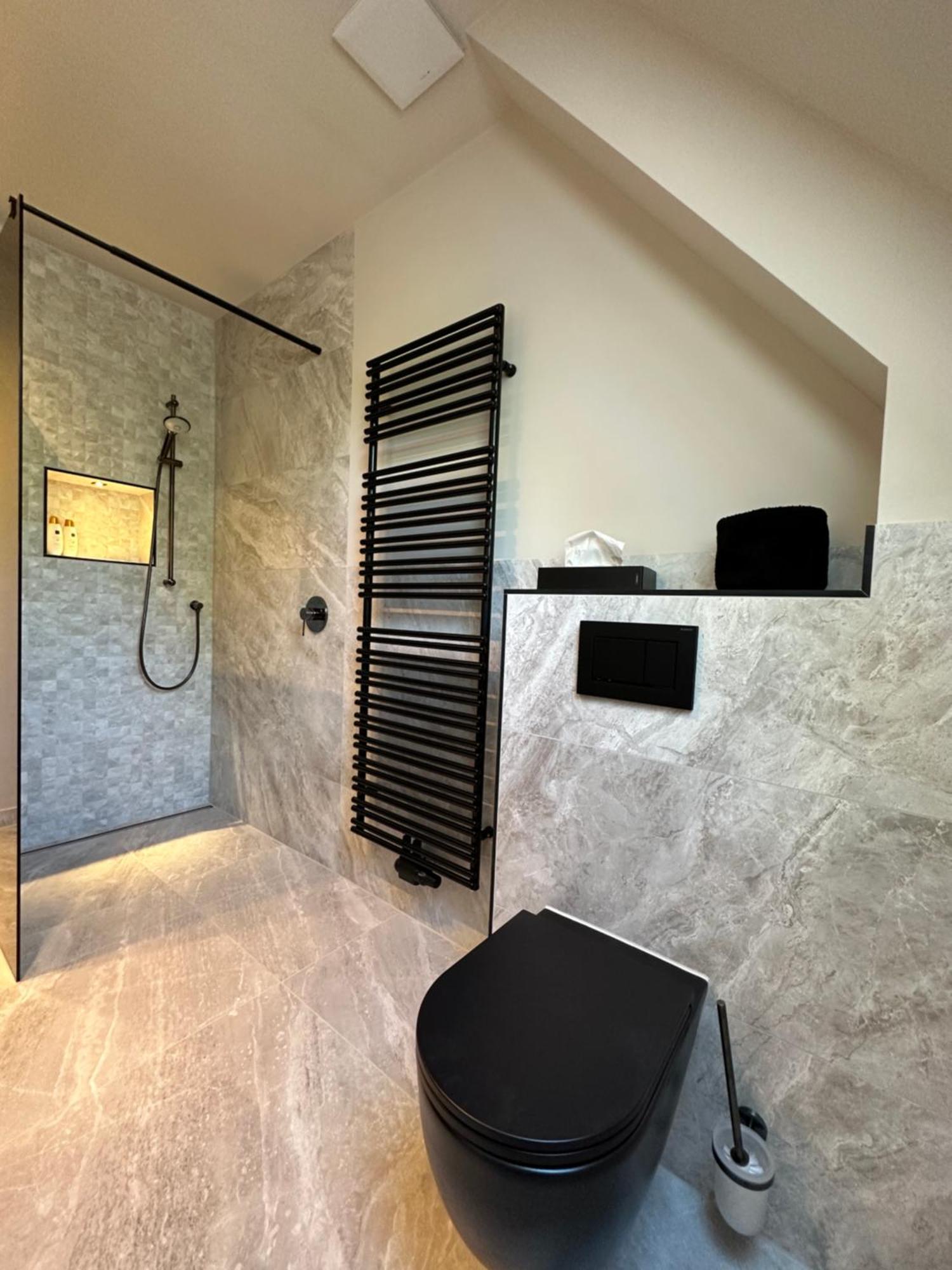 * Stadtvilla Plauen * * Aussergewoehnlich * 2 Zimmerwohnung * Zentrumsnah 외부 사진