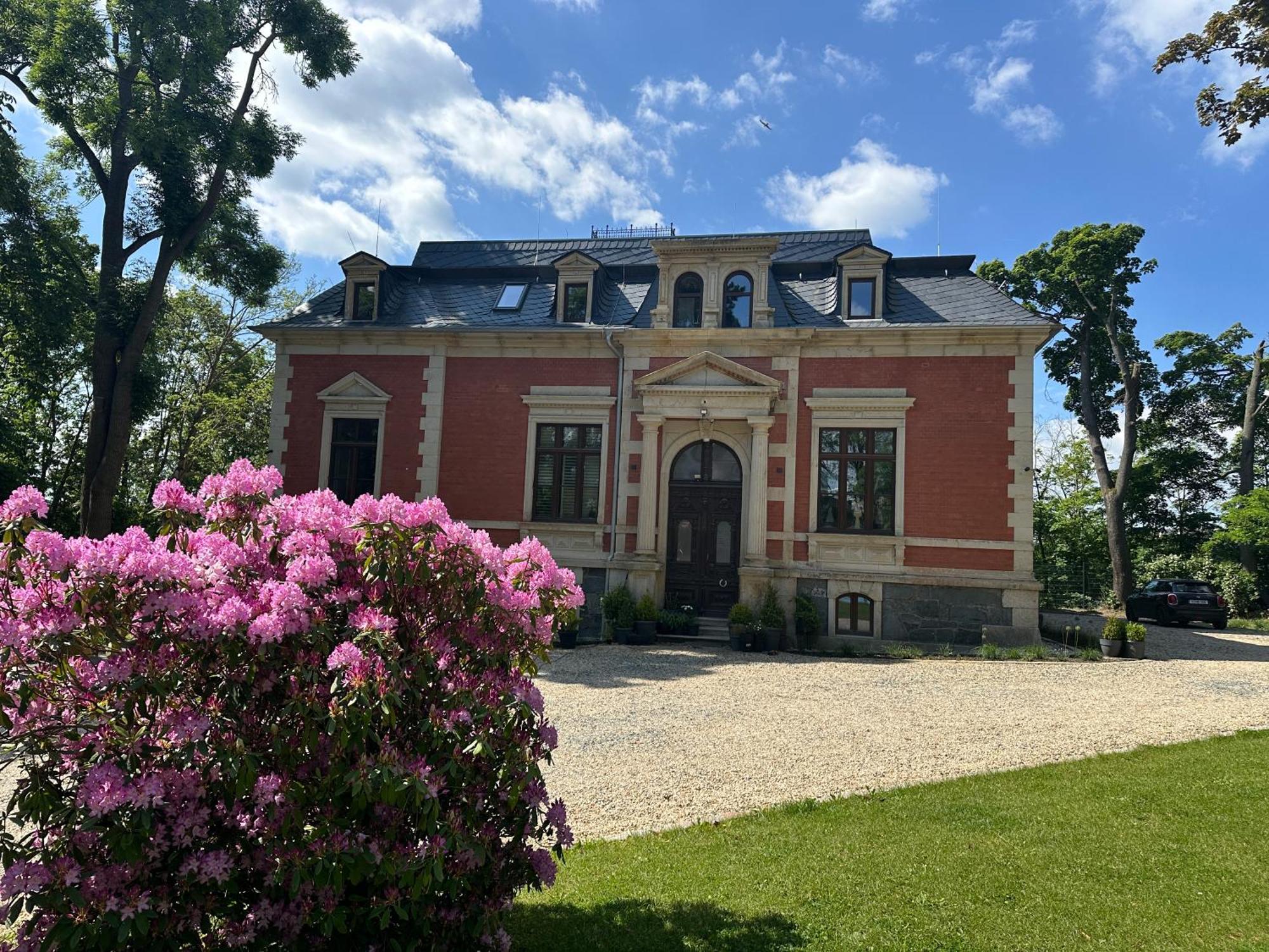 * Stadtvilla Plauen * * Aussergewoehnlich * 2 Zimmerwohnung * Zentrumsnah 외부 사진